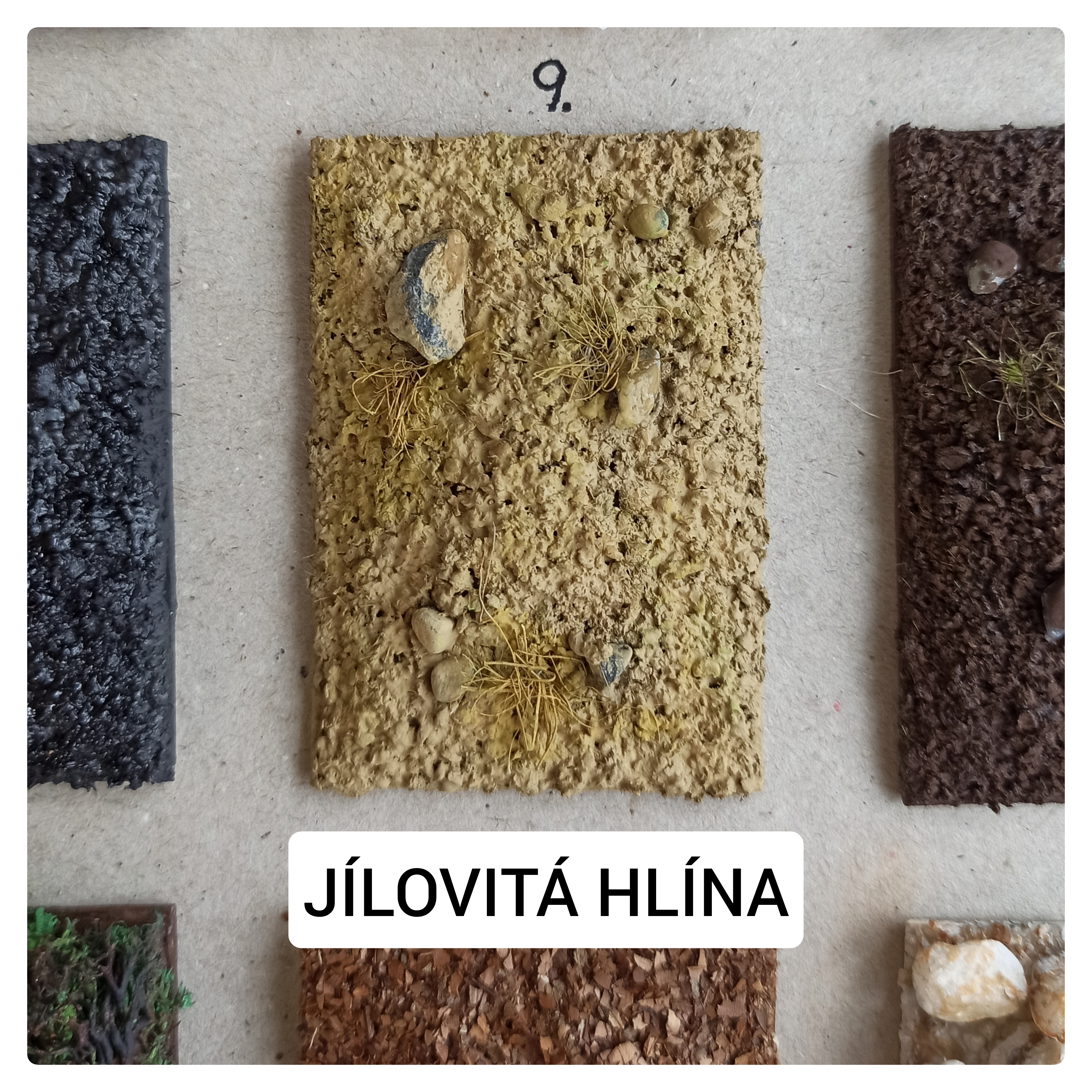 Náklad jílovitá hlína 1:43