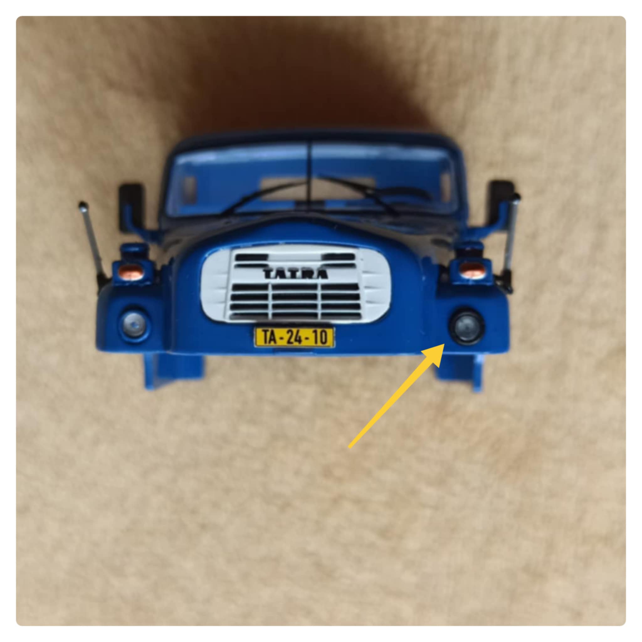 Přední světlomety T148 1:43