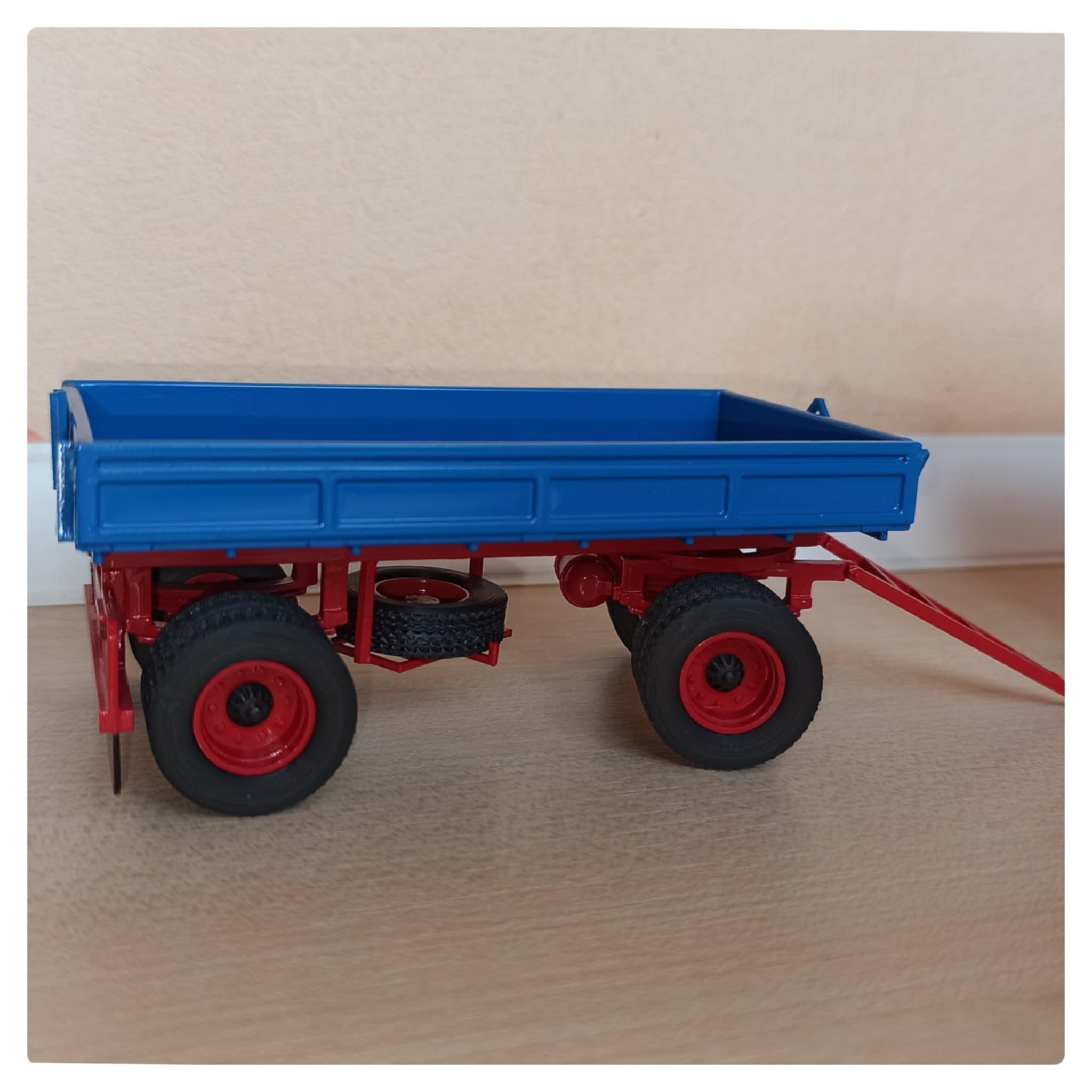 Tatra vlek 815 nízký dvojmontáž 1:43