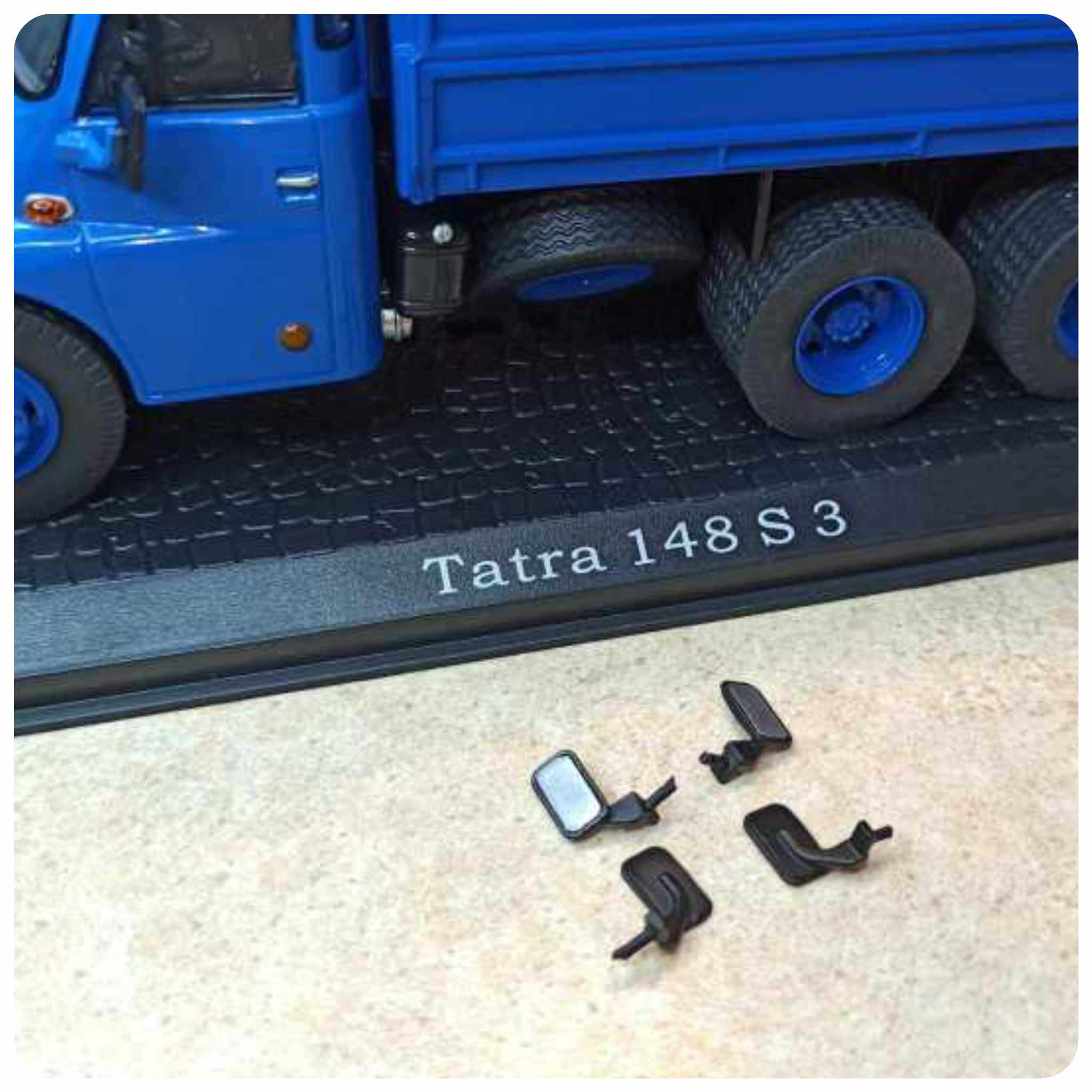 Zpětná zrcátka Tatra 148 1:43